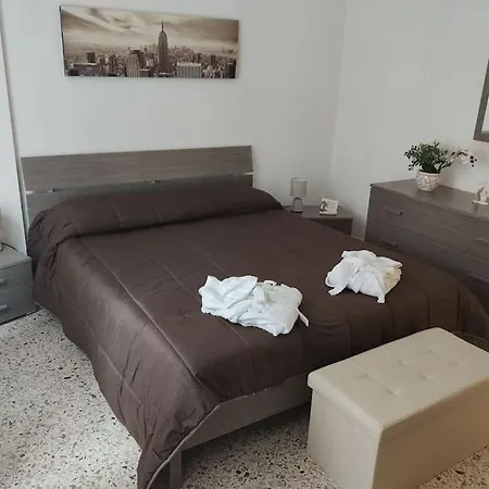 Centro Storico-imbarcadero Per Le Isole***** Appartamento *